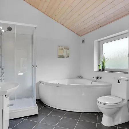 3 Bedroom Cozy In Sydals Holiday home Nedre Lysabild